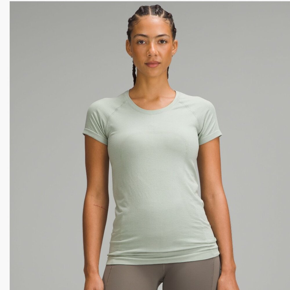 NWT Swiftly Tech Short Sleeve 2.0 JDGR/JDGR 4 Color: Jade Grey/Jade Grey Size: 4